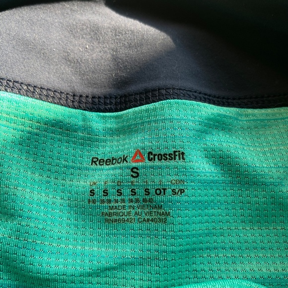 Reebok short shorts Size S - Picture 3 of 3